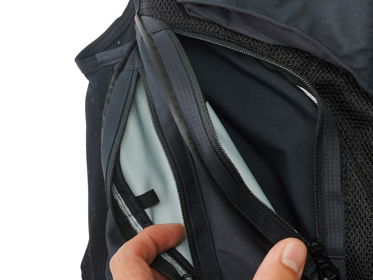 DV-2124 CORDURA🄬クールショートベスト(ウェア)｜DAIWA