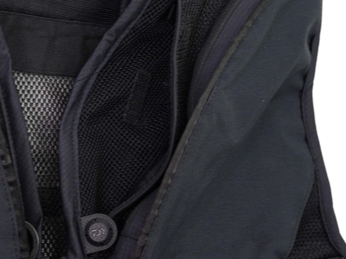 Daiwa DV-2124 CORDURA®クールショート 鮎ベスト ブラックＬ DV-2124 CORDURA🄬クールショートベスト(ウェア)｜DAIWA