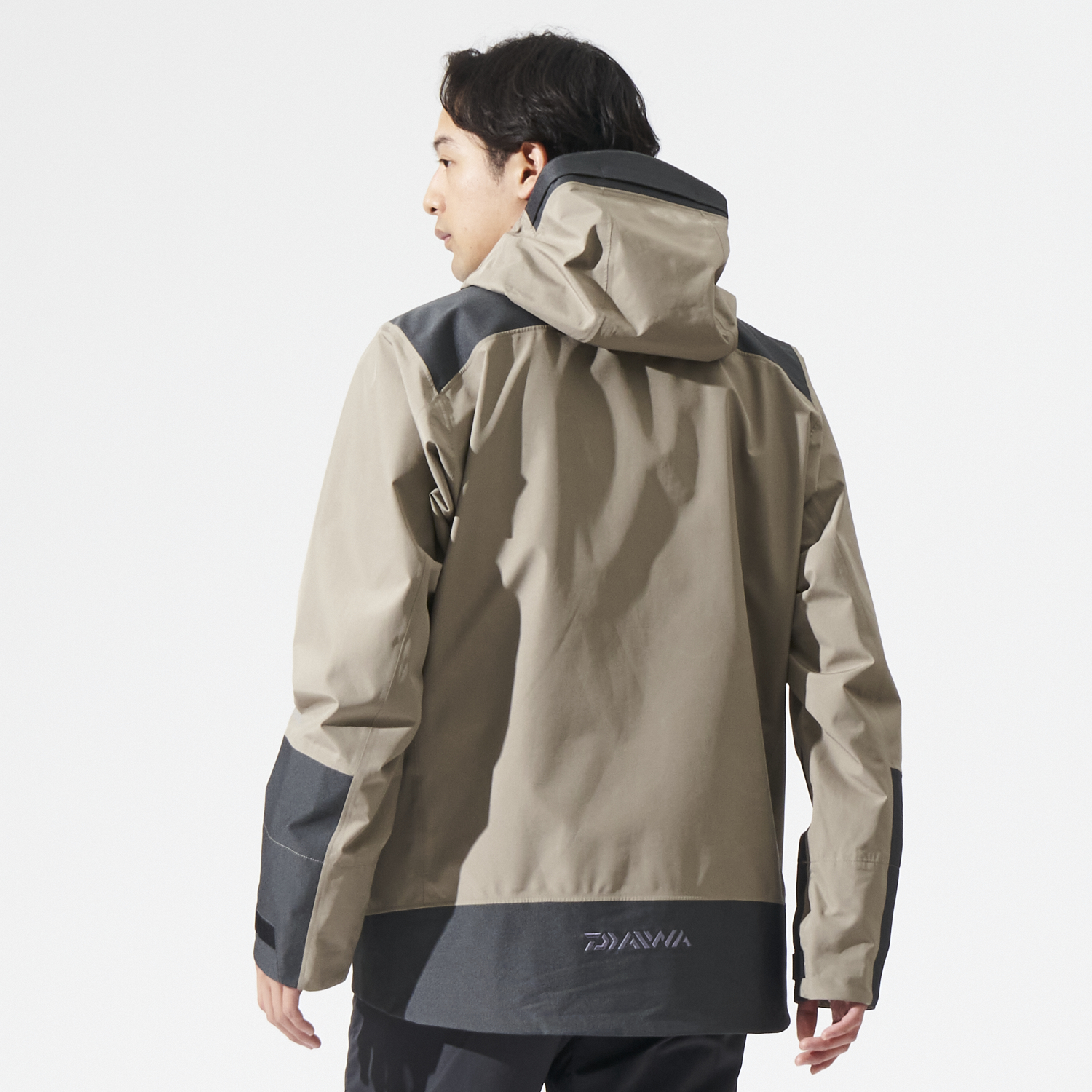 GORE-TEX レインウェア XLサイズ　DAIWA　中古 DR-1324J GORE-TEX タフレインジャケット(ウェア)｜DAIWA