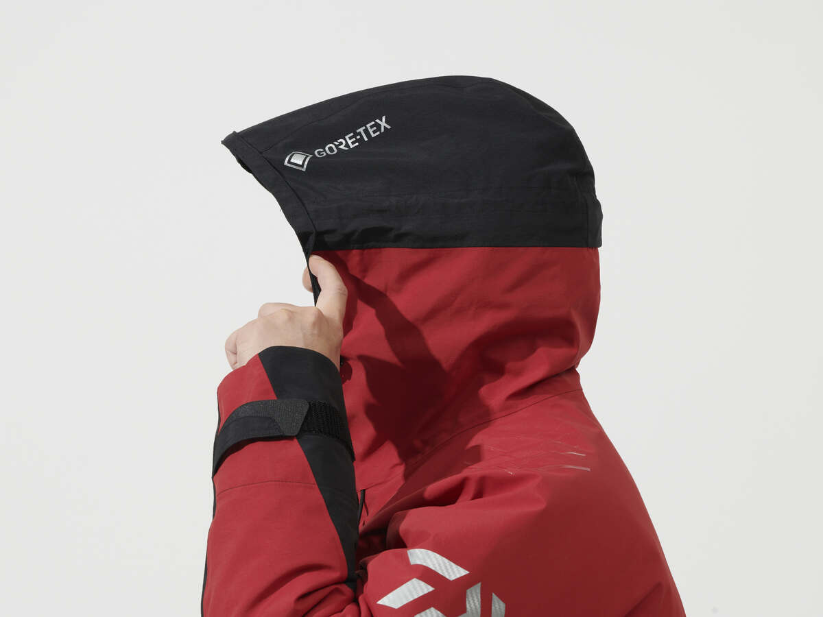 DW-1824 GORE-TEX コンビアップウィンタースーツ(ウェア)｜DAIWA