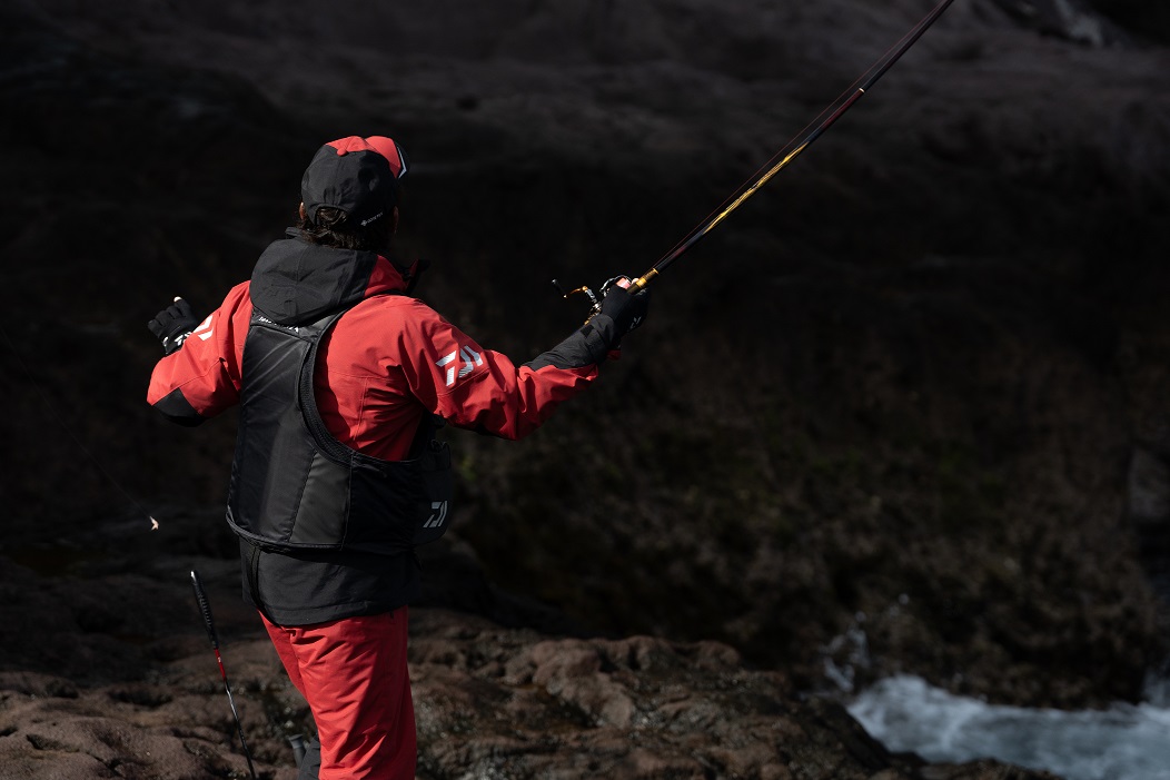 DW-1824 GORE-TEX コンビアップウィンタースーツ(ウェア)｜DAIWA