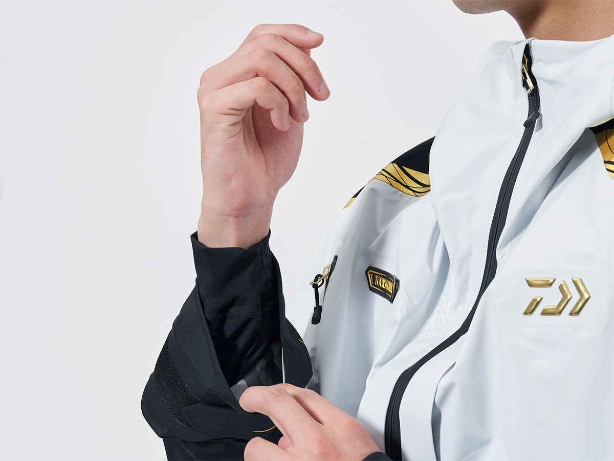 塩川 専用 トリックスター / Ninja ZX-4R SE/4RR（24-26）政府認証ダウン