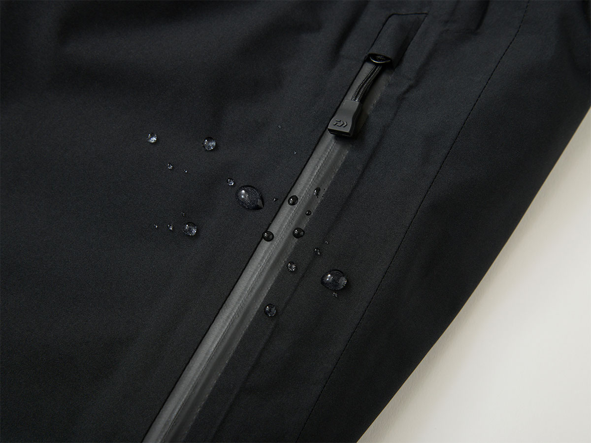 DW-1926 GORE-TEX バーサタイルウィンタースーツ(ウェア)｜DAIWA