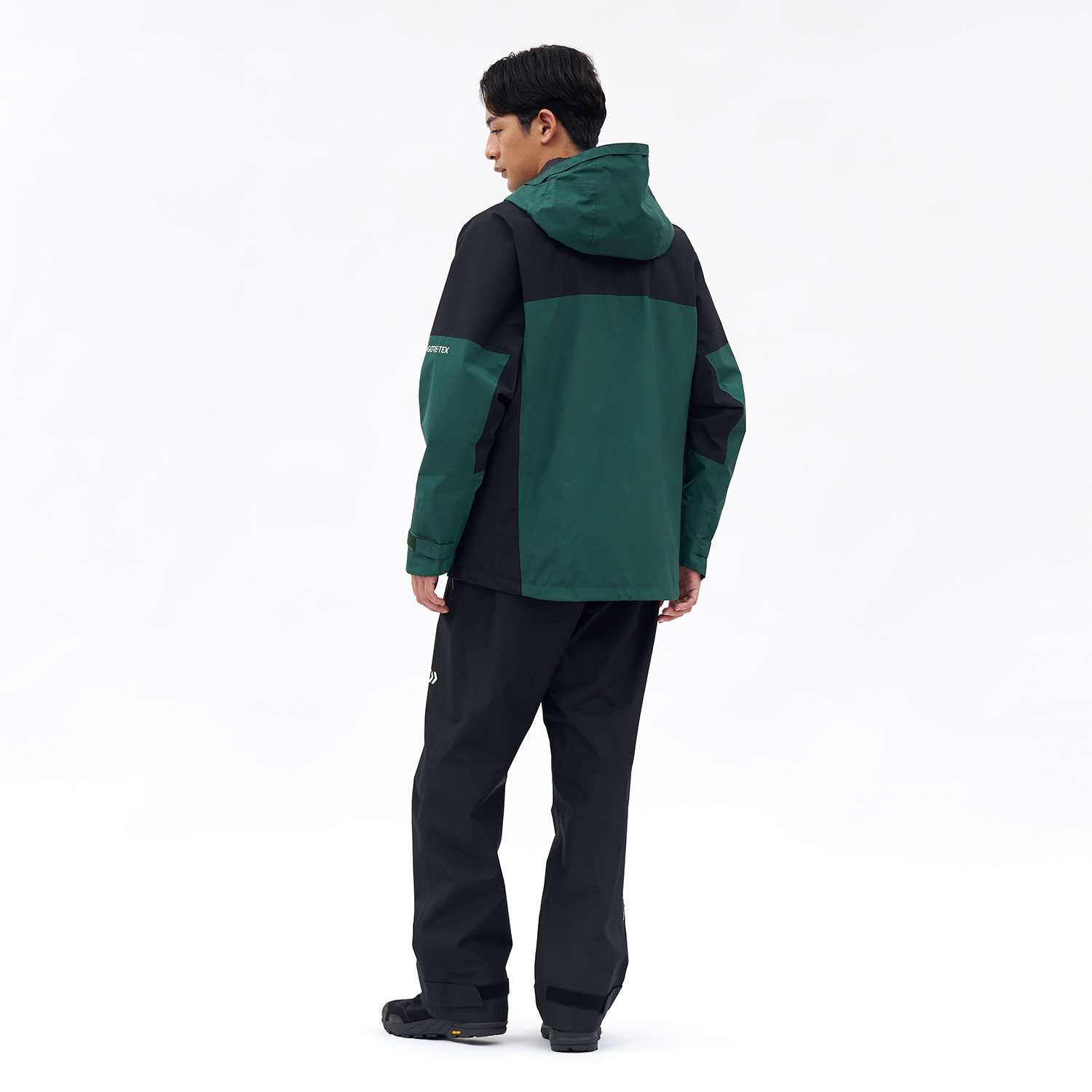 DR-1926 GORE-TEX バーサタイルレインスーツ(ウェア)｜DAIWA