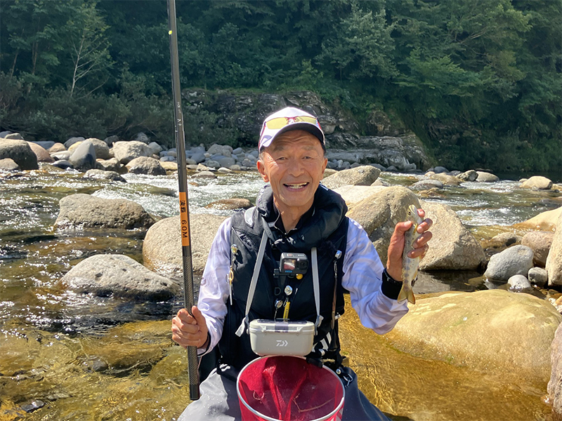 霸琉樺～プロフ必読★体調↓～ ページ Amazon | 渓流竿 超硬調 8m 延べ竿 振り出し 釣り竿 超軽量 炭素