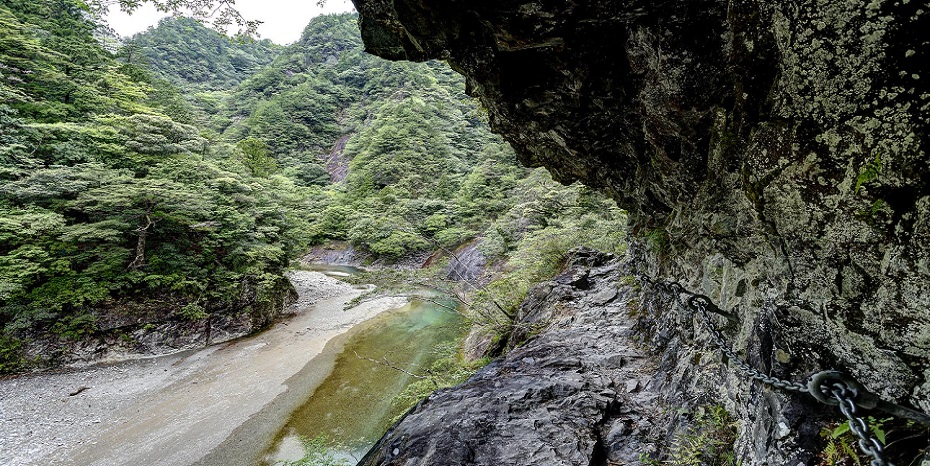 住民が誇らしげに「川は命の次に大事」と語る町(宮川)